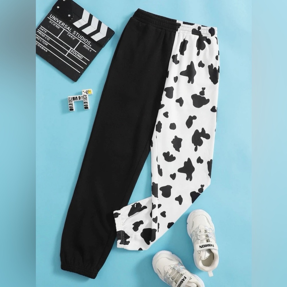 SHEIN Girls Cow Print Colorblock Joggers